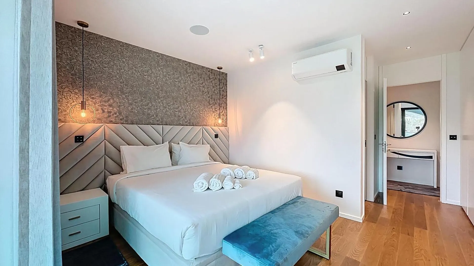 Varinos Seaview Apartment Φουνκάλ