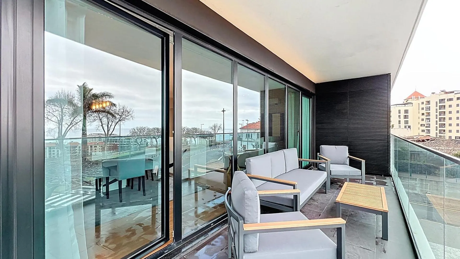 Varinos Seaview Apartment Φουνκάλ