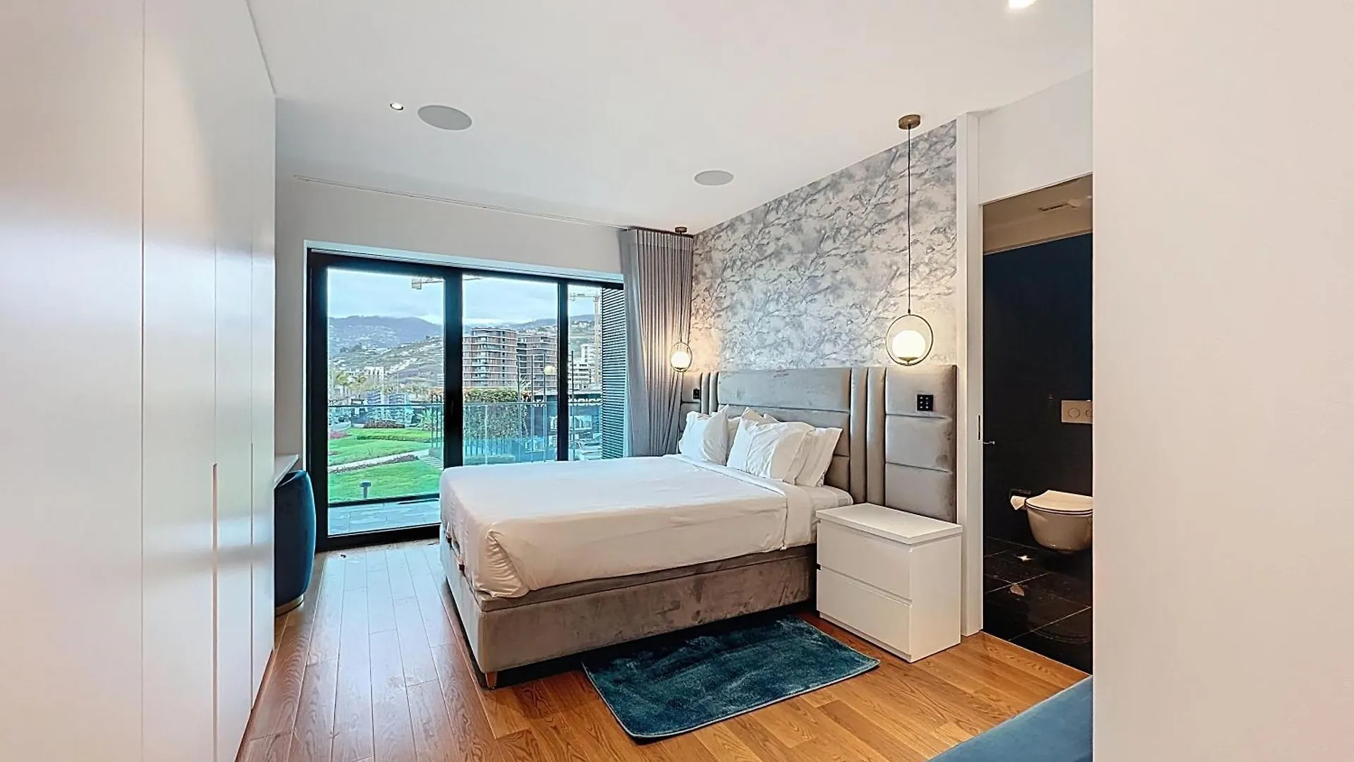 Varinos Seaview Apartment Φουνκάλ